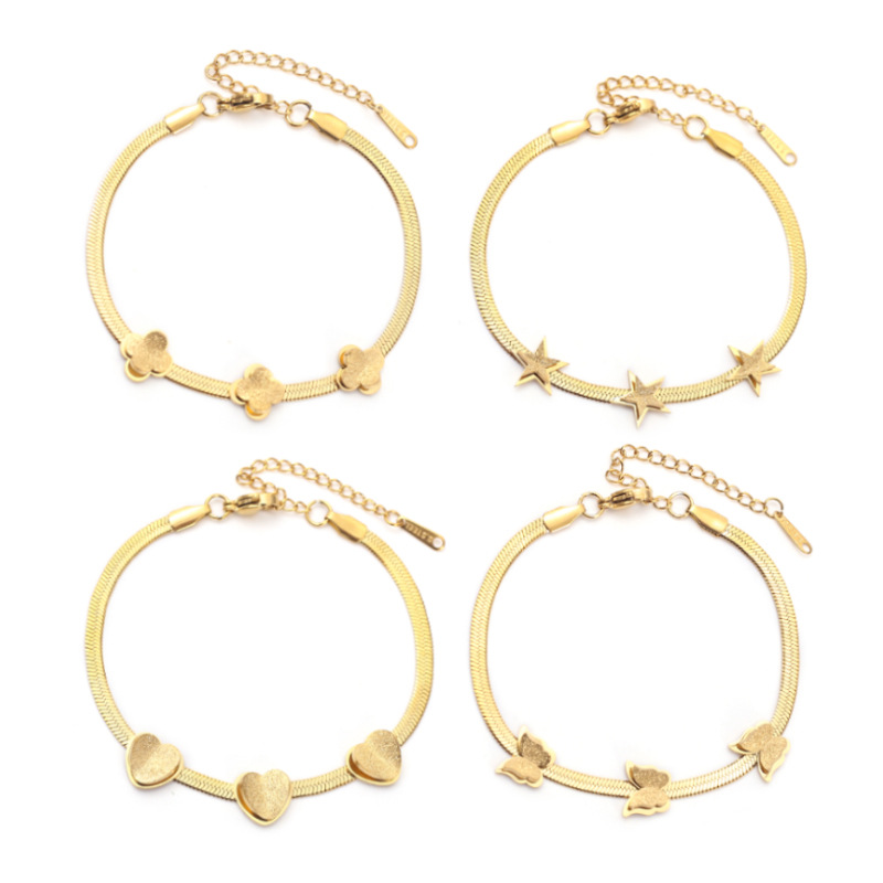 Titanium steel French light luxury fashion, versatile stainless steel heart to blade, niche high-end design sense accessories Item Picture