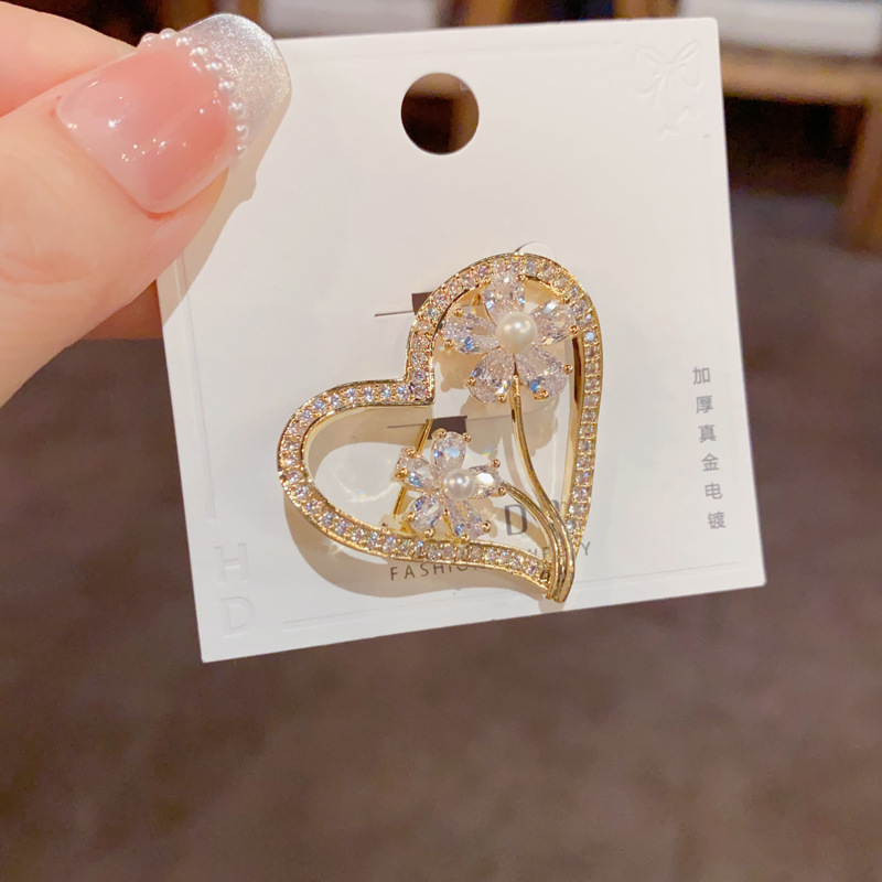 轻奢时尚高级感微镶满锆花朵爱心胸针精致百搭超闪别针配饰品批发