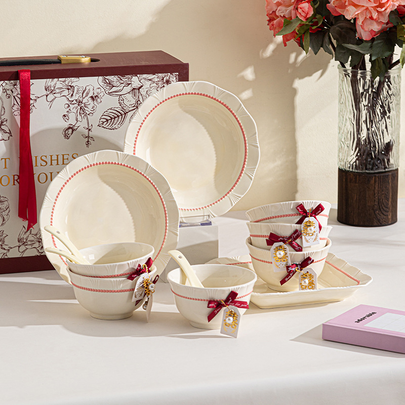 陶瓷餐具简约高颜值陶瓷碗乔迁新婚礼物高档碗碟套装结婚礼盒套装陶瓷餐具细节图