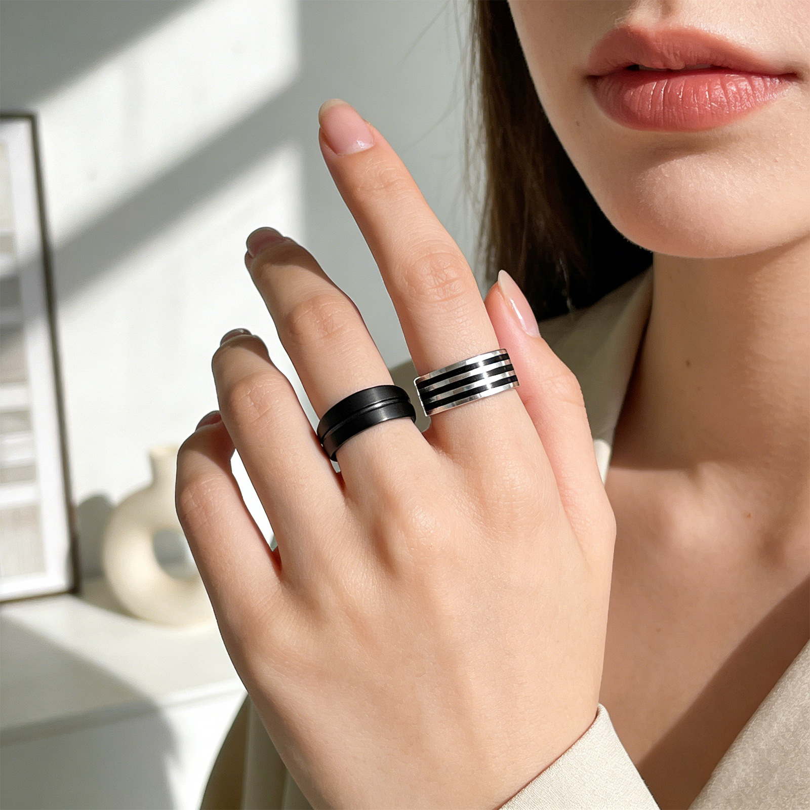 Amazon's new oil-dripping, simple and cool stainless steel ring from Europe and America is a personalized, versatile and trendy couple's choice Specification image