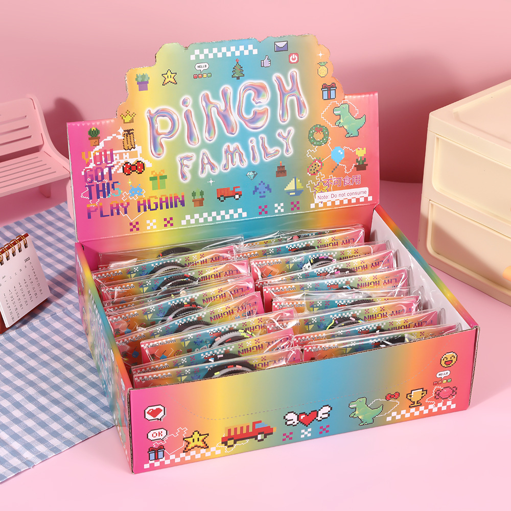 Xiaohongshu's same style of textured sandwich cookies, Kneading Fun simulation TPR stress-relieving food play creative cookies, stress-relieving little fun Application Scenario