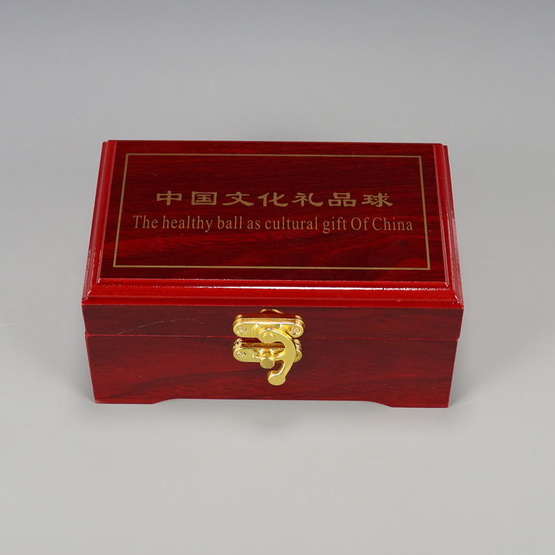 A 304 stainless steel ball hollow bell sound gift for middle-aged and elderly leisure sports, hand-spun massage fitness handball, packed in a wooden box Specification image