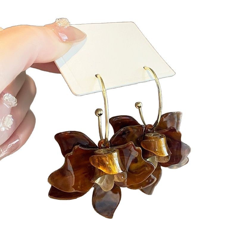 Super fairy-like French vacation flower earrings, women's high-end and light luxury style earrings, niche design sense and fashionable earrings Item Picture