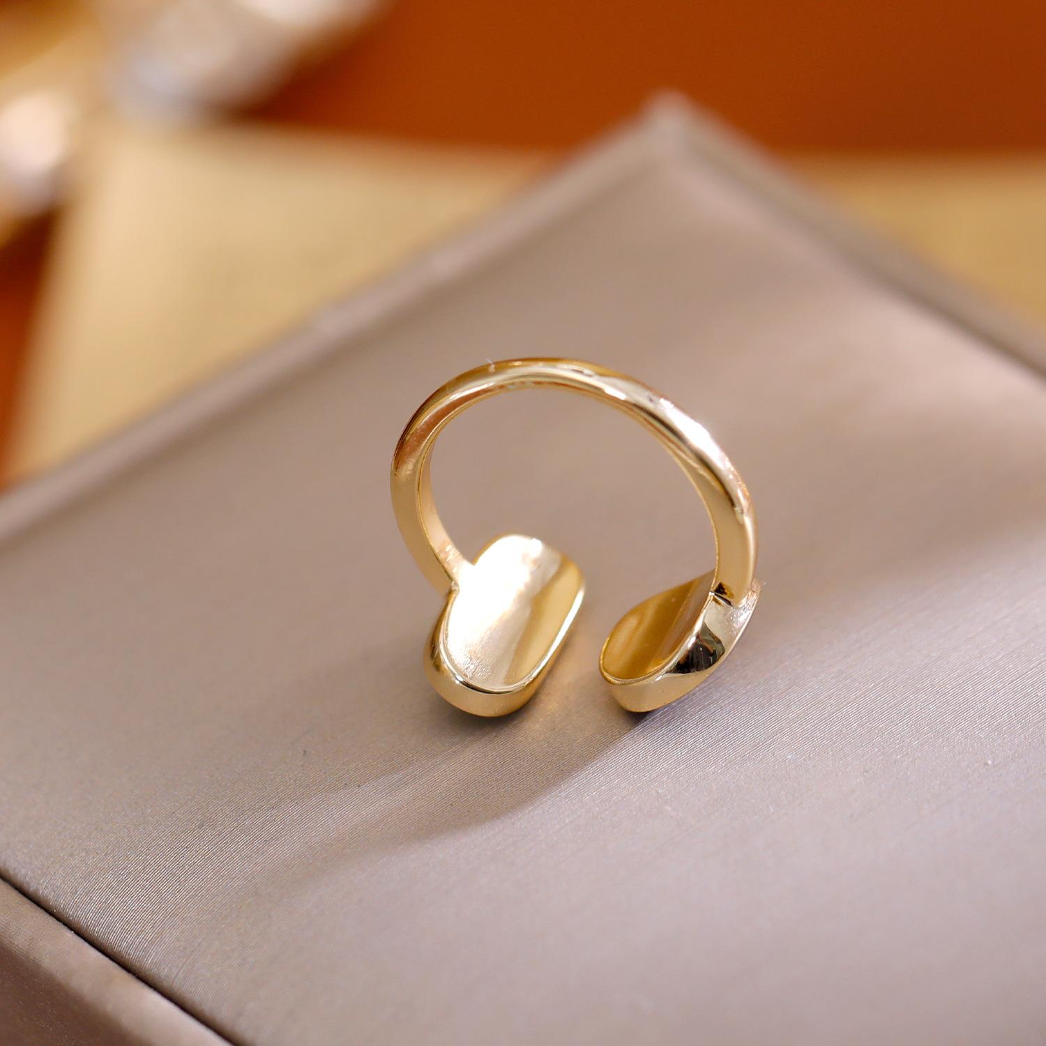 Elegante azul goteo de aceite de apertura anillo versión coreana simple anillo de anillo de las mujeres versátil moda anillo de viento frío frío red mano adorno Application Scenario