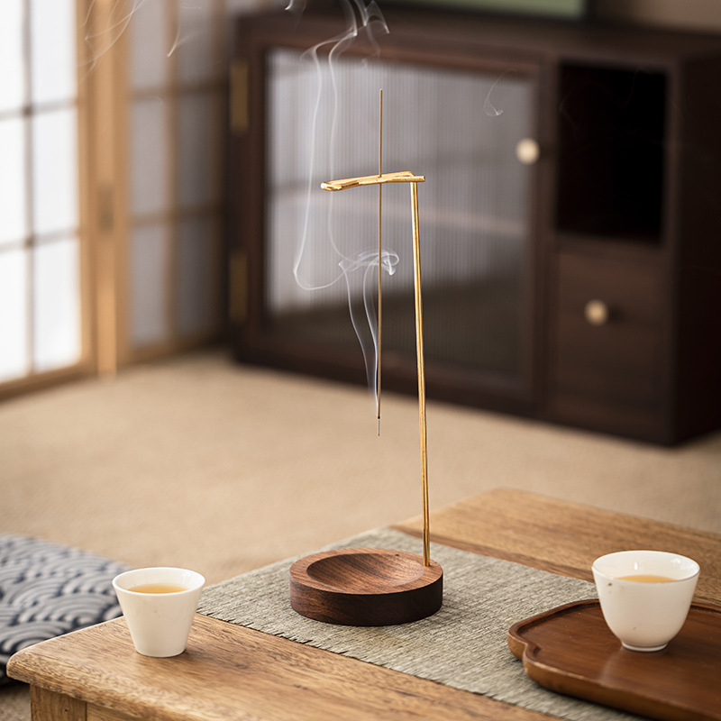 The base of the incense stick has a high-end feel and does not dust. The sandalwood incense holder can be hung upside down. The incense holder of the incense burner and the incense tray can be hung Application Scenario
