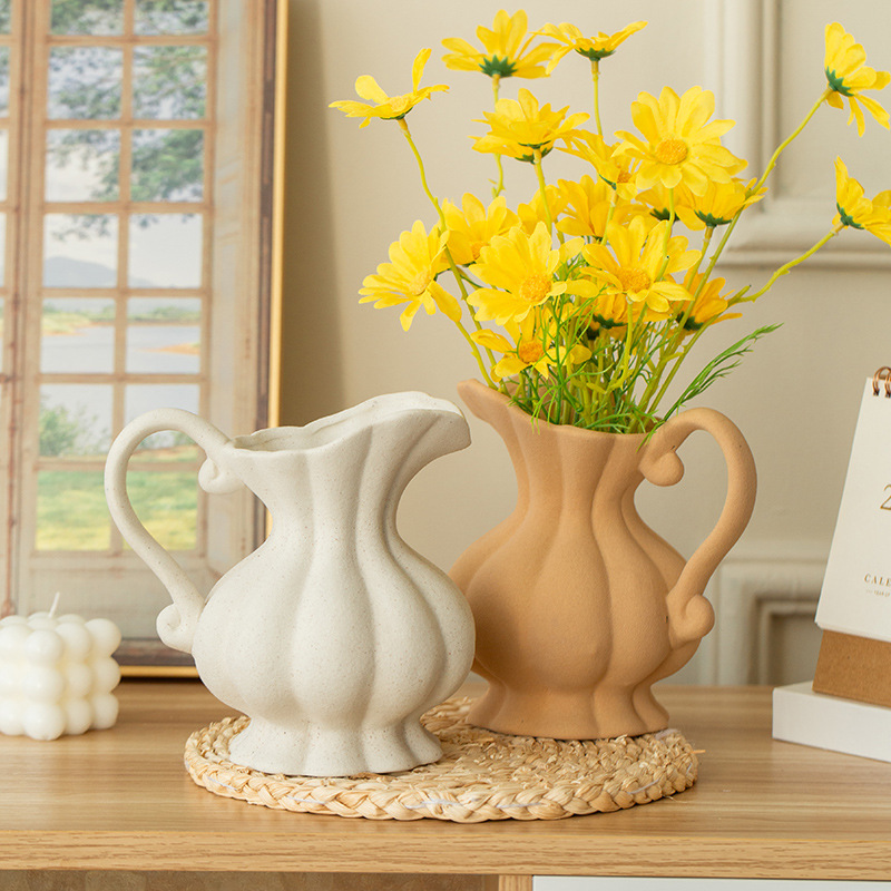 2026 new style white ceramic vase, three or two plastic empty wine bottles, ceramic glass vase, small wine bottles Specification image