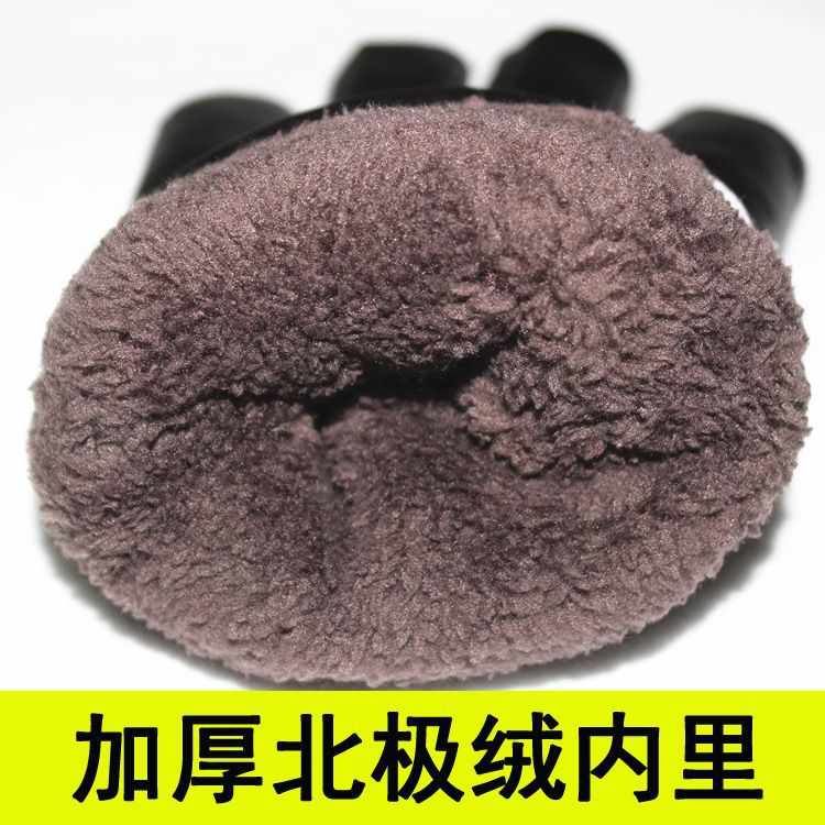 Winter leather gloves for men, thickened and warm for riding motorcycles, with fleece waterproof, wear-resistant and warm cotton for motorcycle riding Application Scenario