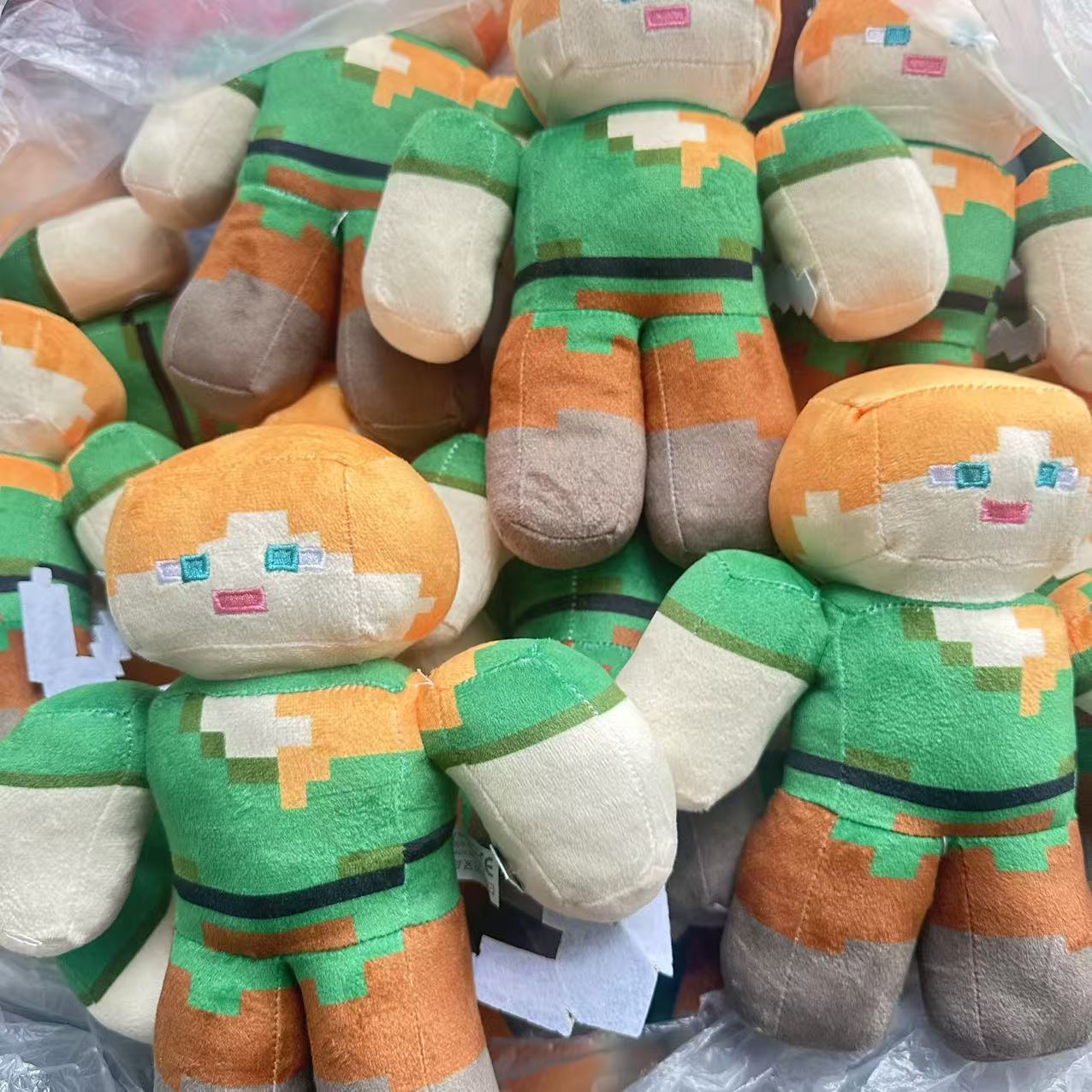 The new cross-border product "My World" is a "Laborer's Fear" plush toy, a pillow, and a stuffed doll details Picture