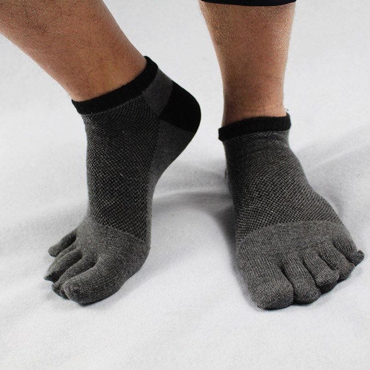 New Spring/Summer 2016 simple and casual men's socks, mesh five-toe socks, pure cotton antibacterial and deodorizing split-toe socks, short socks for men