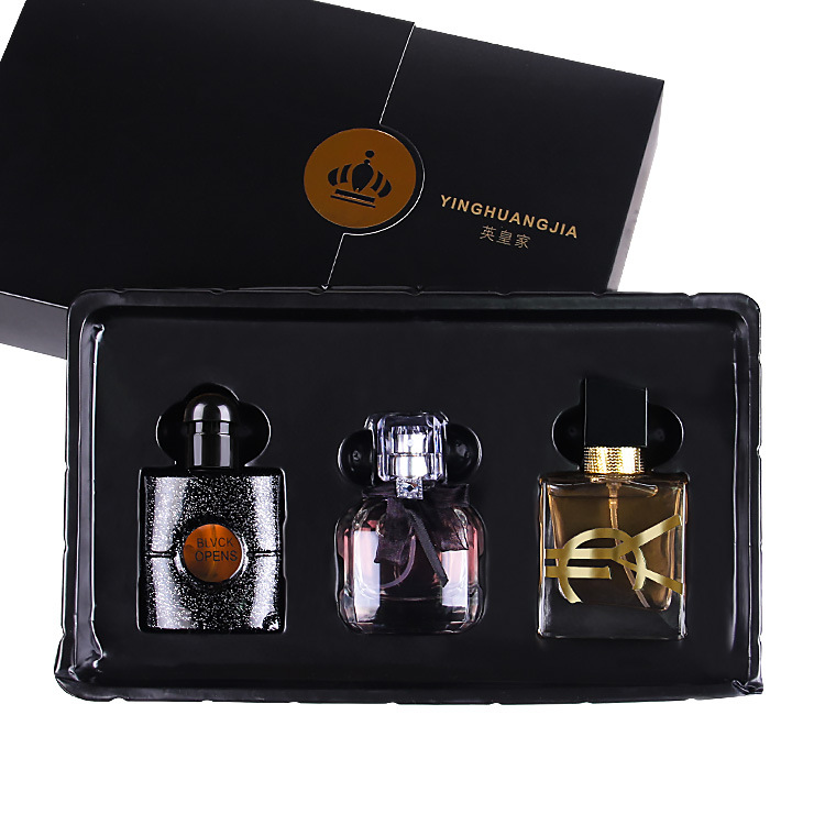 علب العطور المعبأة في ثلاث زجاجات Item Picture