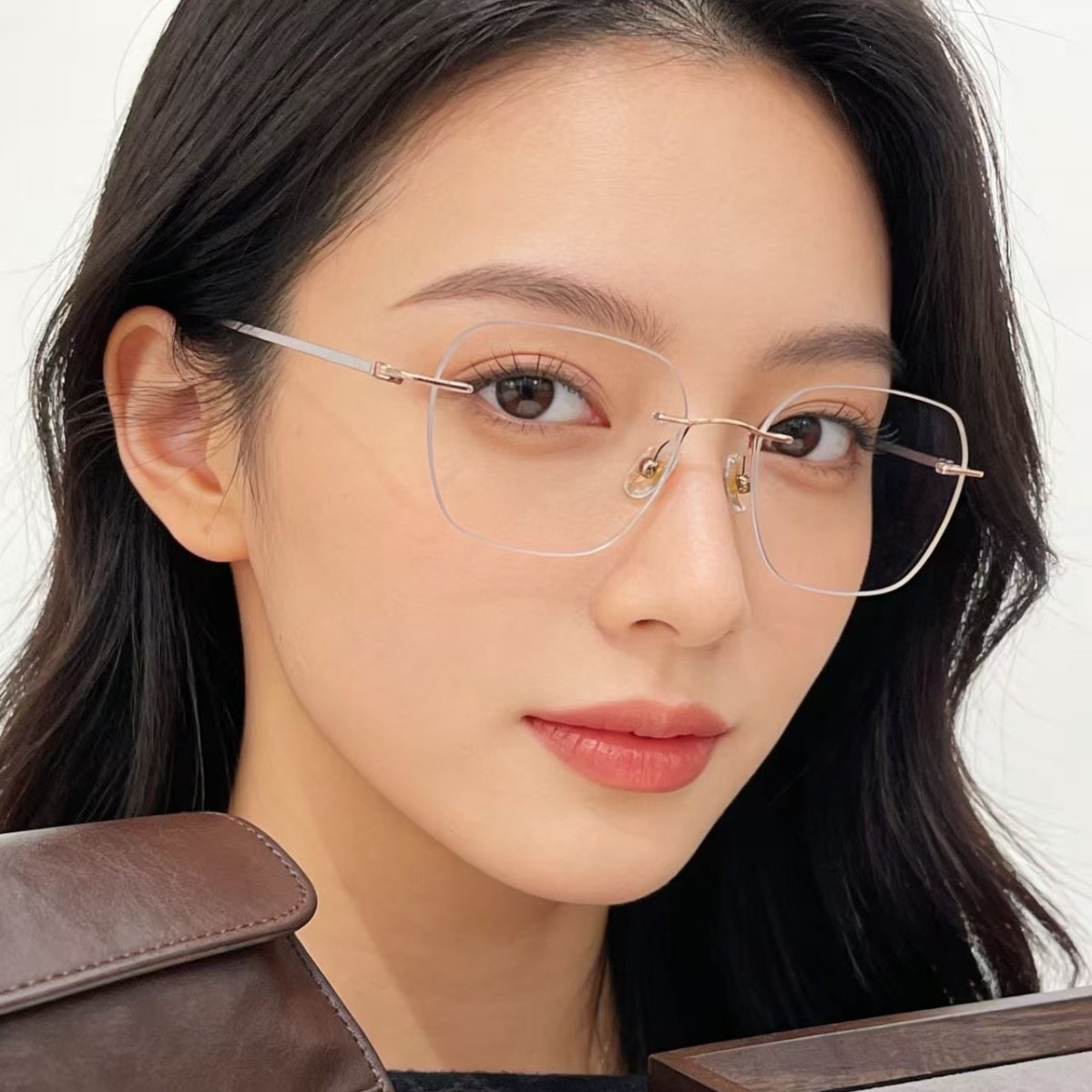 眼镜/跨镜女式2021时尚/眼镜半框/暴龙眼镜/自动变焦老花镜产品图