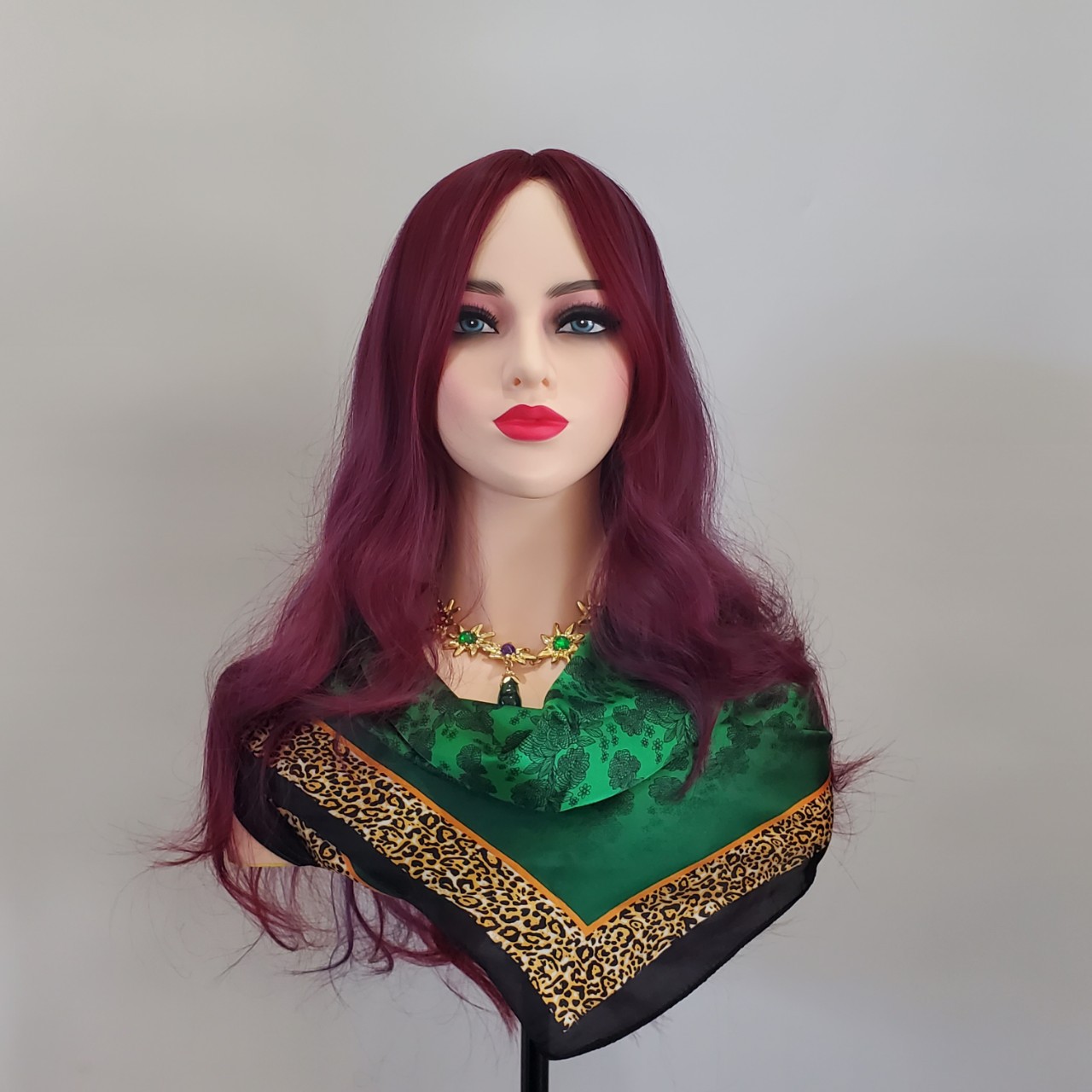 A female raspberry red middle-parted wig with long, middle-parted figure-eight bangs and big wavy long curly hair COS wig head cover