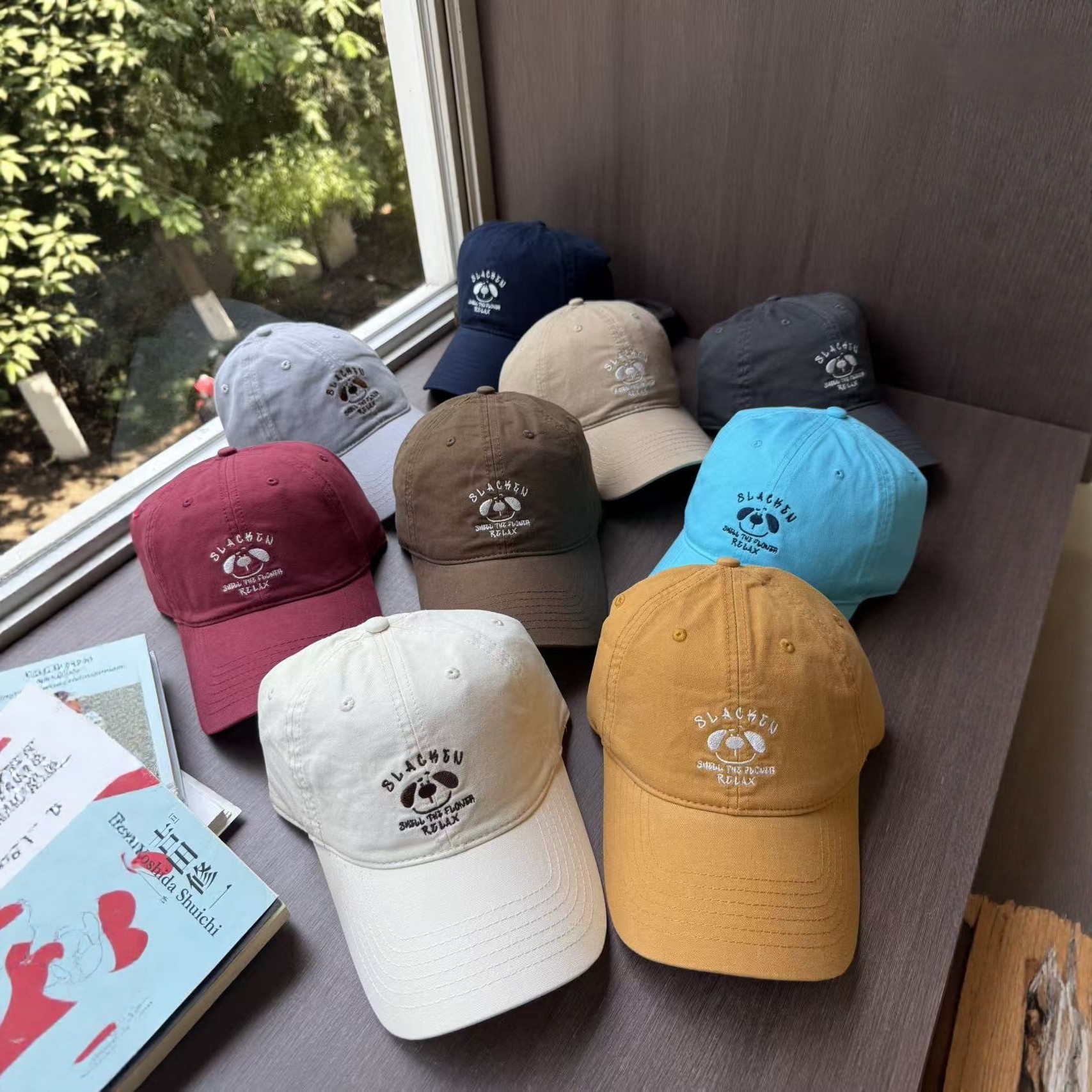 The new Korean version of embroidered letter baseball caps, women's spring and summer couple sun hats, casual shopping soft top baseball caps trend