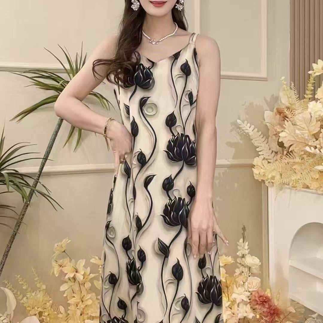 Dress: Elegant printed halter dress, floral fashion long dress, women's sleeveless new Chinese-style halter dress, floral dress for outerwear full figure