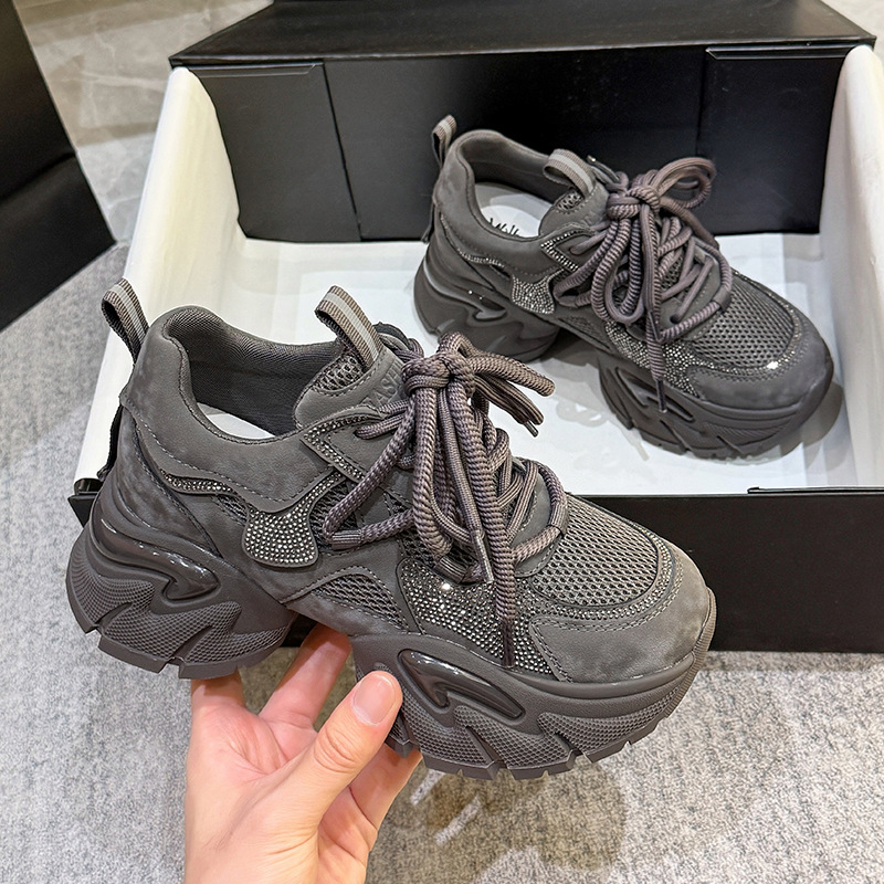 Dad shoes, girls' student sports shoes, popular casual women's shoes, versatile thick-soled insole height-increasing single shoes for women in autumn and winter 2026