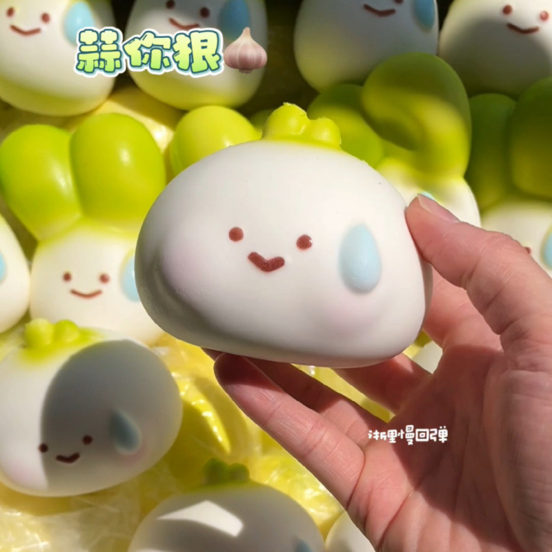 Xiaohongshu's best-selling summer soothing slow-rebound thick, moist and soft slow-rebound stress-relieving and venting toy, trendy stress-relieving toy, stress-relieving bread Application Scenario