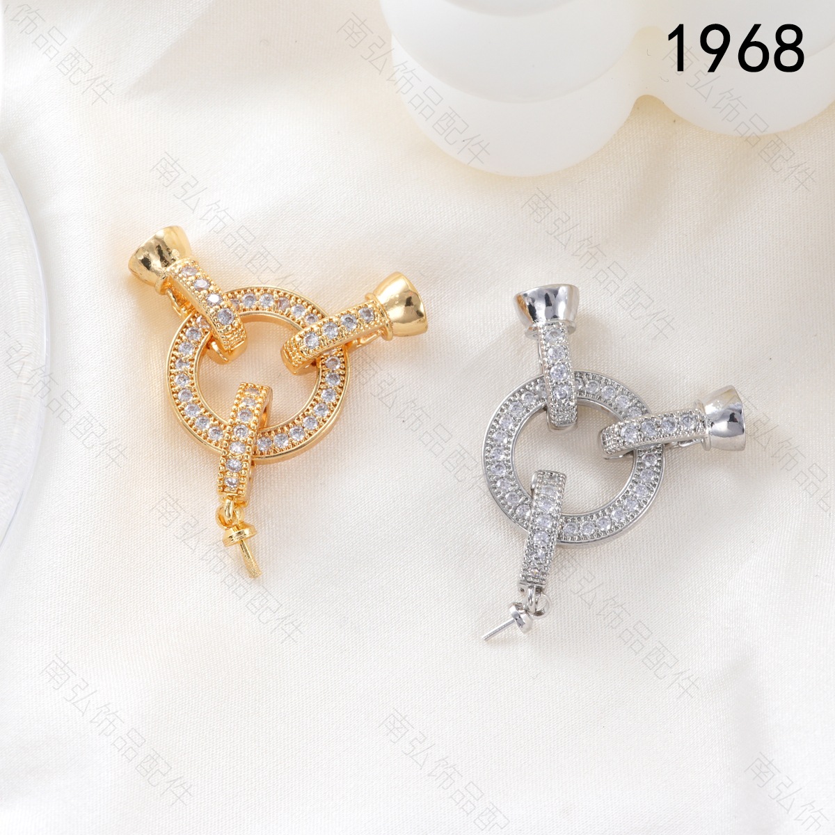Copper plated with 18k gold for color retention and set with zirconium ring, universal buckle, pendant, connecting buckle, bracelet, necklace buckle, DIY accessory