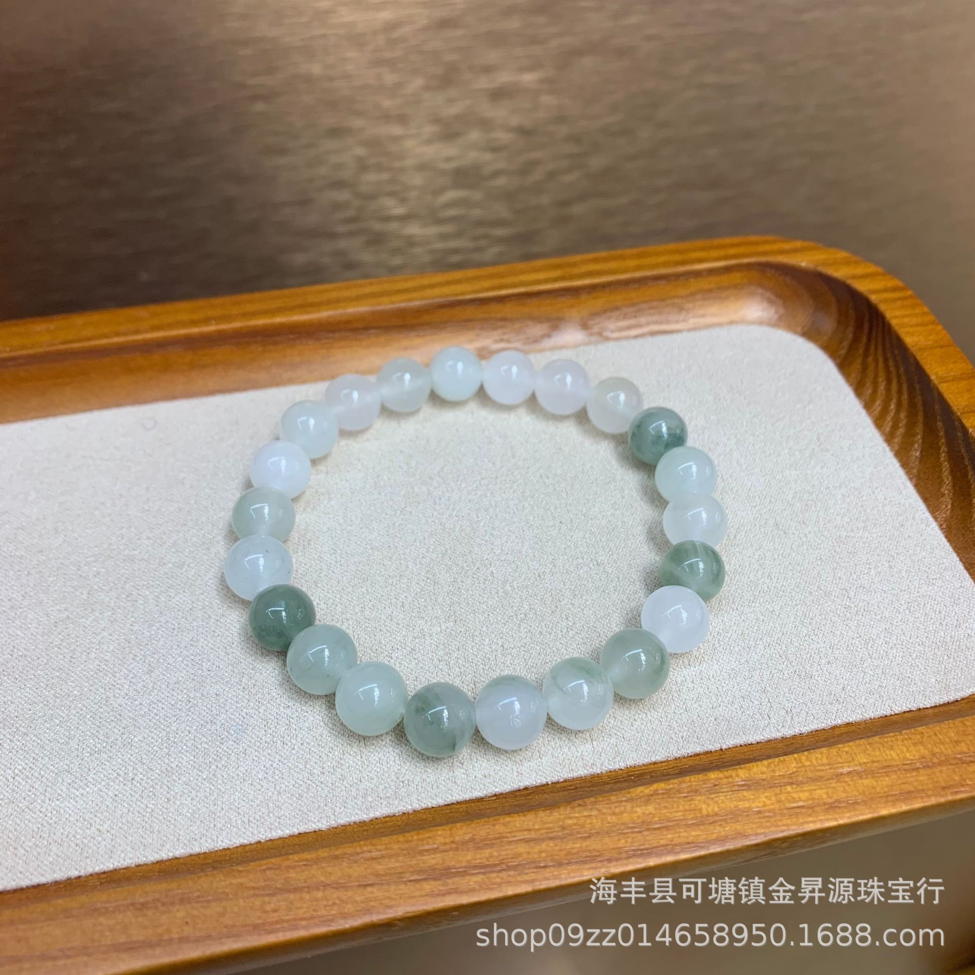 天然玉石天山翠手链单圈女手串金丝玉工厂批发直播福利简约轻奢款产品图