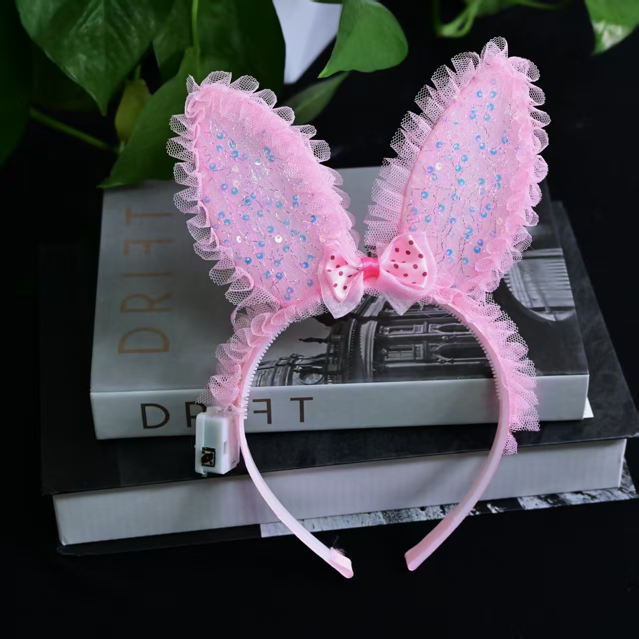 2025 New cute Kulomi Internet celebrity glowing big ear headband, glowing crown headband, glowing bow tie headband Specification image