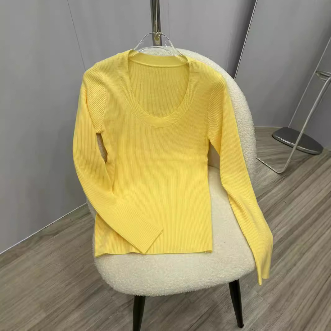 U-neck knitted sweater for women, Dongdaemun, South Korea, collarbone exposed, solid color Andy fleece base layer, Andy fleece long-sleeved shirt Application Scenario