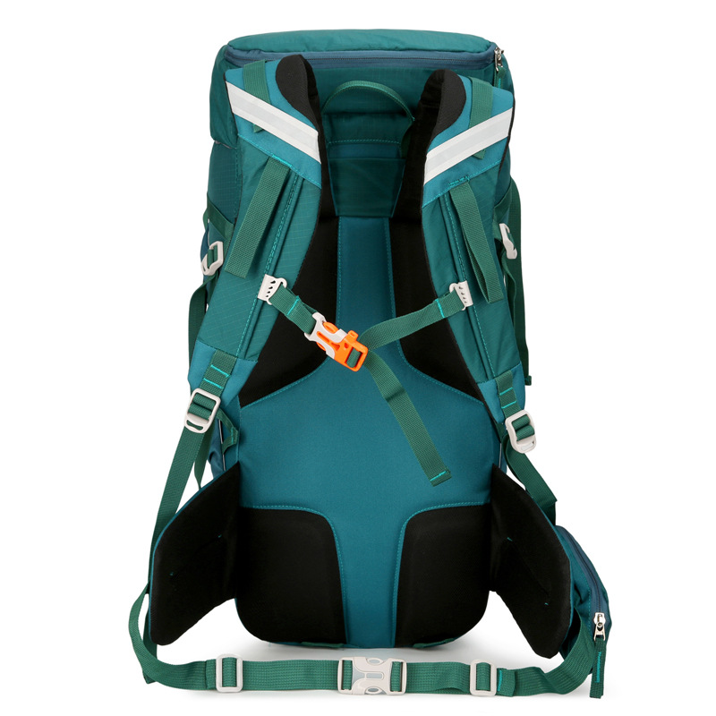 40-liter large-capacity outdoor hiking bag, camping tent backpack, men's and women's sports travel bag, hiking travel luggage bag Application Scenario