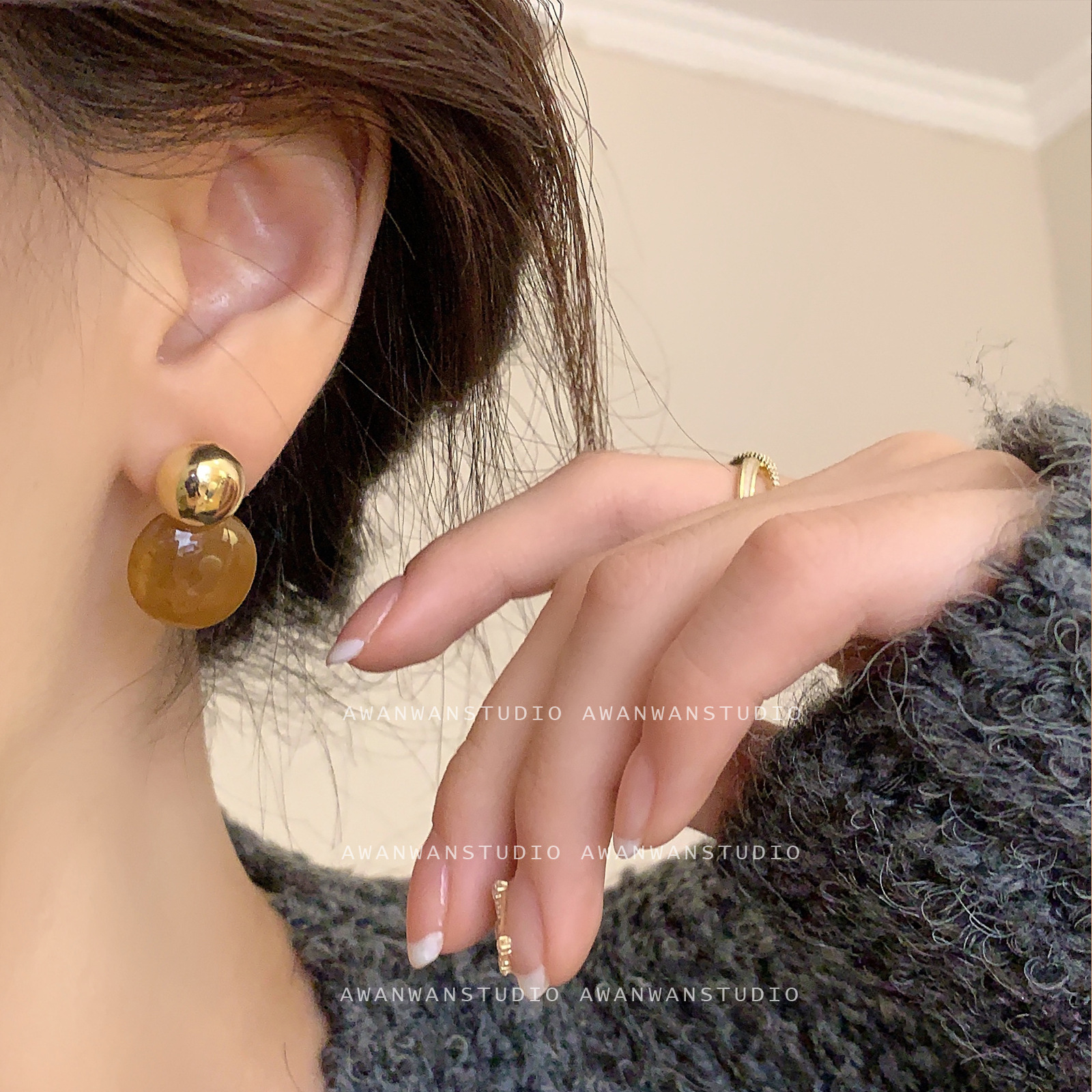 复古美拉德简约滴釉耳环女轻奢小众设计感耳钉秋冬潮气质通勤耳饰