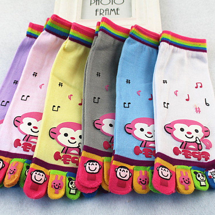 Autumn and winter gel toe-splitting socks, cute cartoon pattern five-toe socks, comfortable and breathable socks available in six colors for wholesale