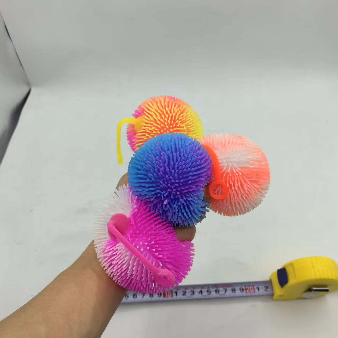 Two-color short dense fluffy ball luminous children's stress-relieving toy release flash ball factory direct sales Application Scenario