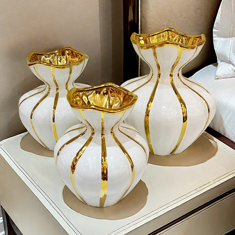 Jarrón de cerámica de estilo europeo piezas de artesanía jarrón de oro descripción de flores de rosa para el hogar decoración de la sala de estar decoración de flores doradas dormitorio, jarrón de cerámica de lujo todo lo que muestra elegante y elegante Specification image