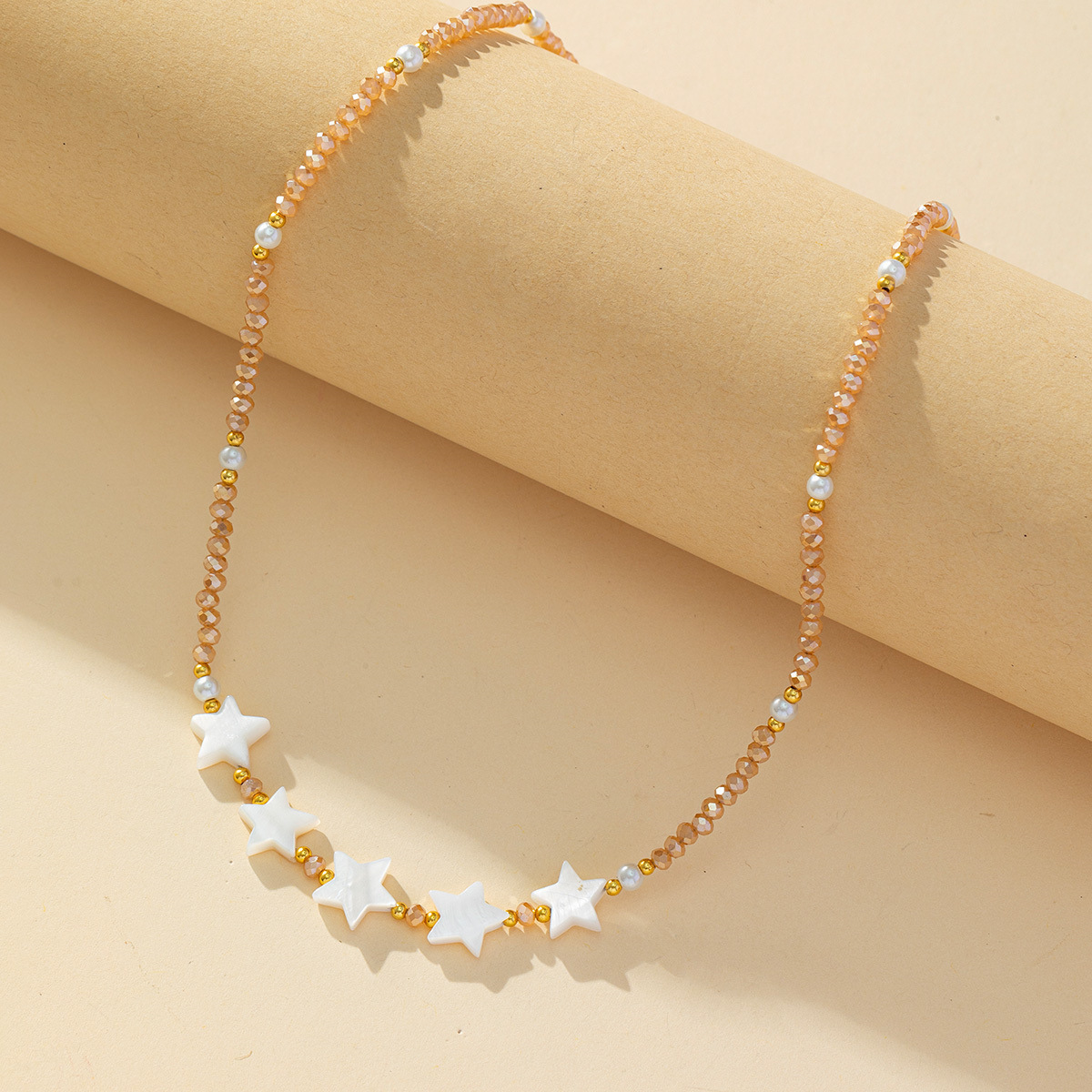 Wholesale of fashionable cross-border best-selling fresh and clean shell heart-shaped crystal necklaces, women's handcrafted beaded collarbone chains and necklaces Specification image