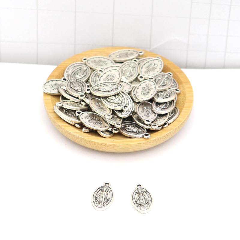 Wholesale and retail of cross-border supply necklaces, bracelets, pendants, oval retro rosaries, accessories, metal ornaments and pendants Specification image