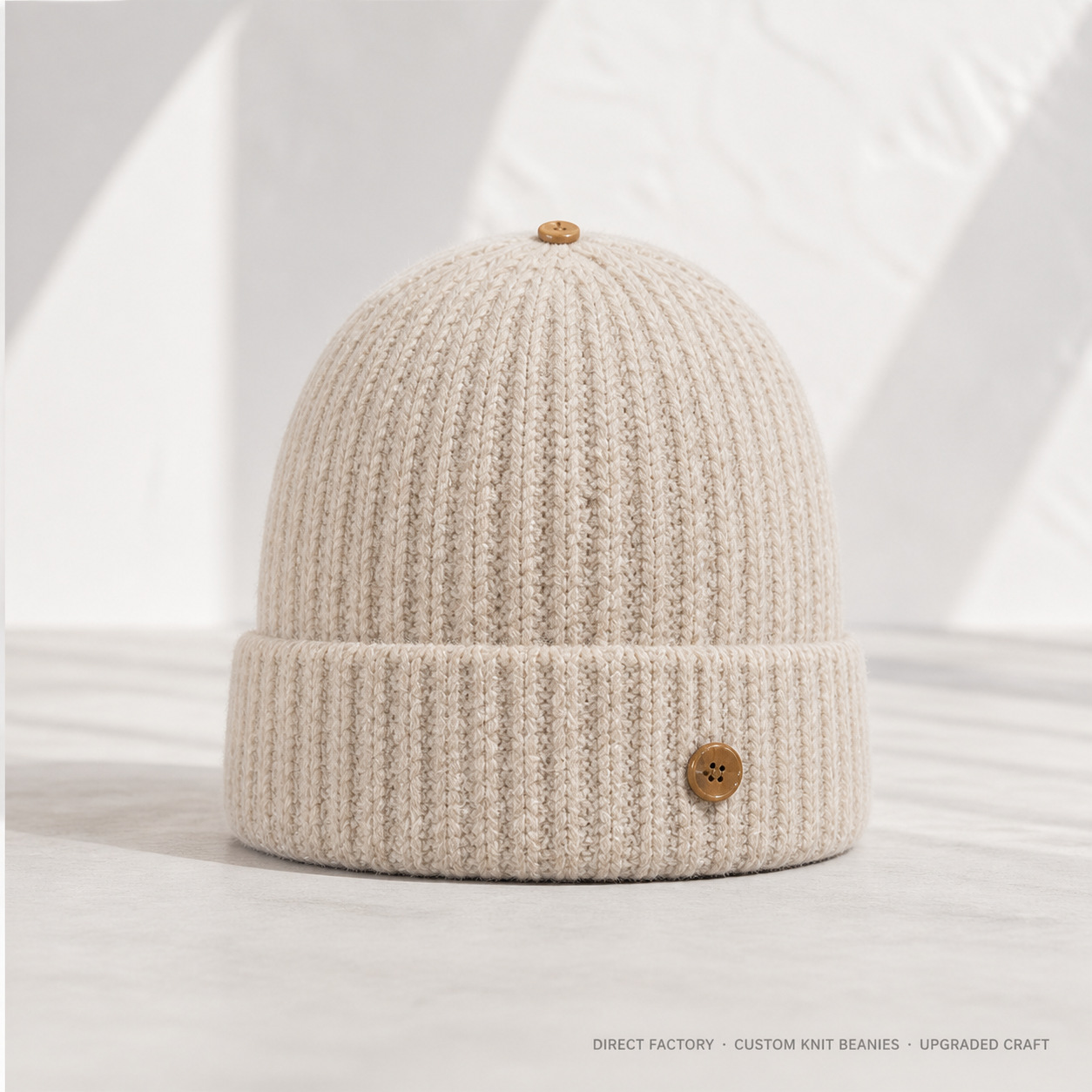 For the autumn and winter of 2026, solid-color knitted caps for both men and women, cold caps with large headscarves that accentuate the face, and small woolen caps are custom-made for cross-border trade