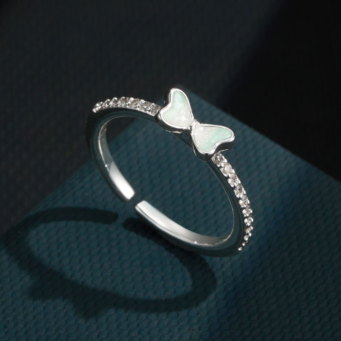 Spring and summer fresh mint gradient bow open ring, copper alloy inlaid with zirconium enamel, oil drip adjustable ring ring details Picture