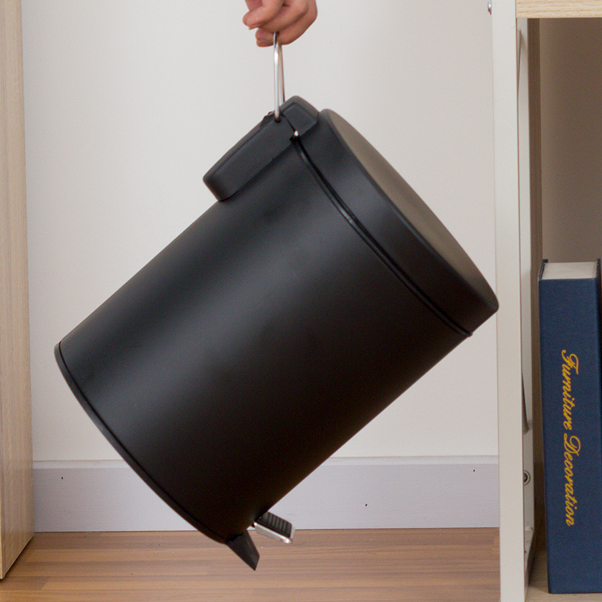 Wholesale of matte black round flip-top trash cans, household slow-lowering silent foot-operated cleaning buckets with LIDS Specification image