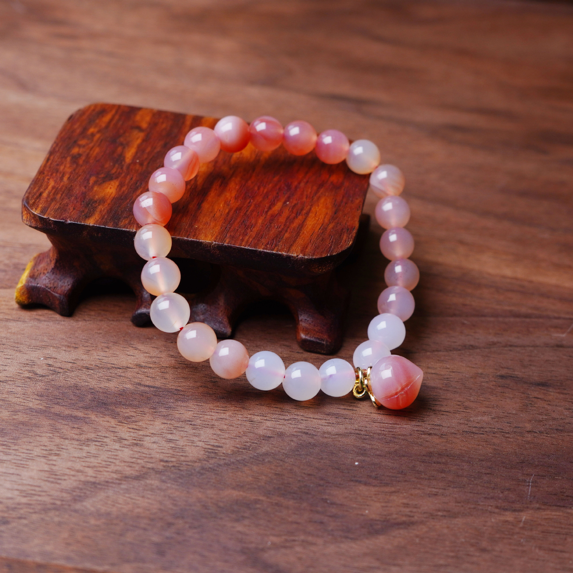 Tipo de hielo natural brazalete de ágata blanca para mujeres con colgante de melocotón dulce pincho de mano fresco y dulce mejor amiga decoración de mano regalo