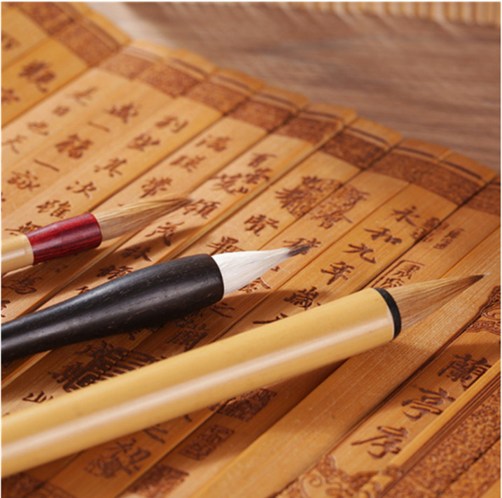 Factory direct sales of high-end writing brushes. Diligence is rewarded by the ancient method of wrapping paper. Liao tail divine Wolf, with both Wolf hair and small regular script