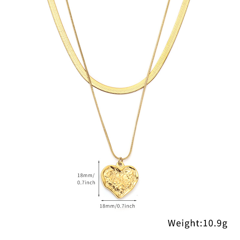 Korean-style double-layered heart-shaped pendant snake bone chain necklace, a simple and versatile InS-style collarbone chain accessory for women Application Scenario