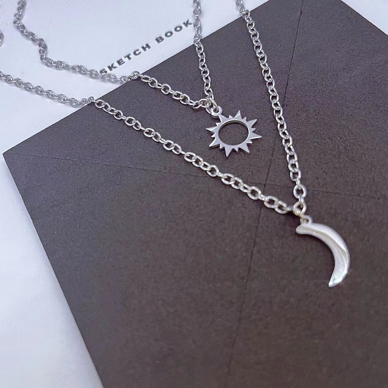 跨境新款日月情侣项链欧美创意简约不锈钢日月锁骨项链2件套批发