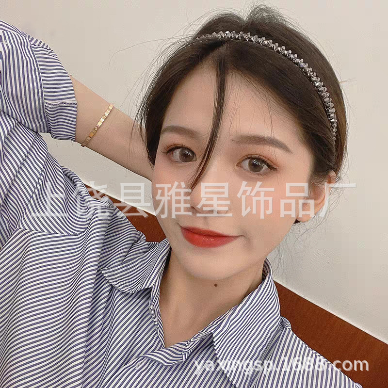 Korean style popular crystal hair bands, sweet face-washing hair clips, adult women's hair accessories, simple anti-slip and fashionable headbands wholesale details Picture