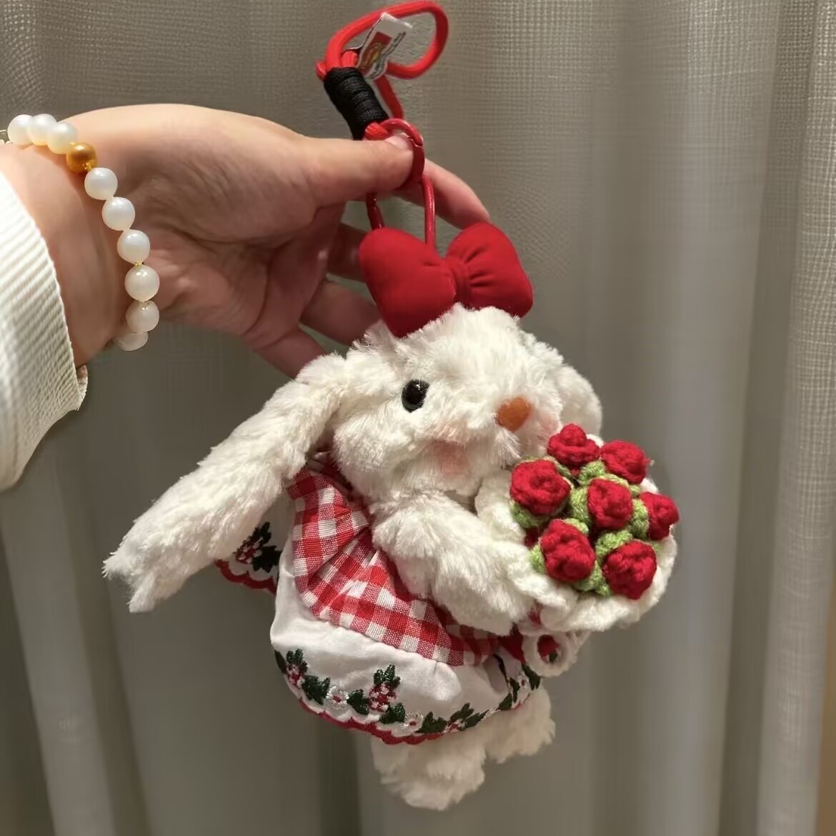 Cute ear-hanging rabbit dolls, plush figurines, rabbit keychains, bags, pendants, decorations, cartoon gifts with high appearance standards