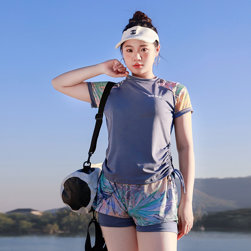 Wholesale of large-sized swimsuits for women, conservative and slimming two-piece sets, printed and slimming swimsuits for swimming, vacation and hot springs -028589 Specification image