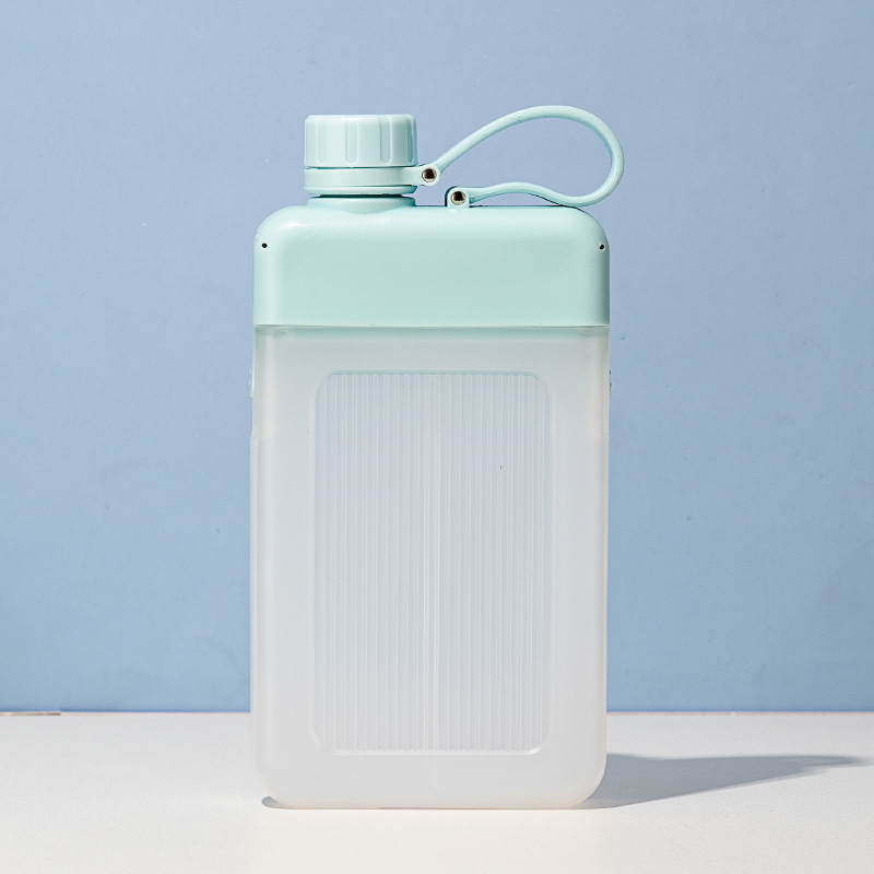Yiben simple square plastic cup Outdoor portable high appearance level flat water bottle student sports fashionable plastic water cup Application Scenario