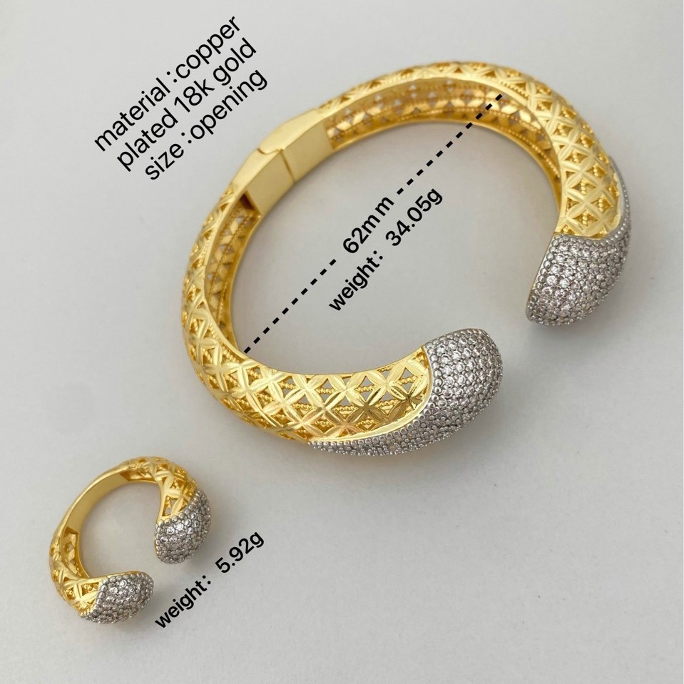 A popular European and American hollowed-out zircon elastic bracelet and ring with a two-color design, fashionable and individual accessory wholesale bestseller Application Scenario