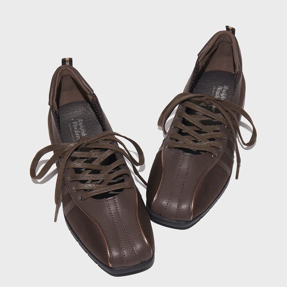 女式运动单鞋实物图