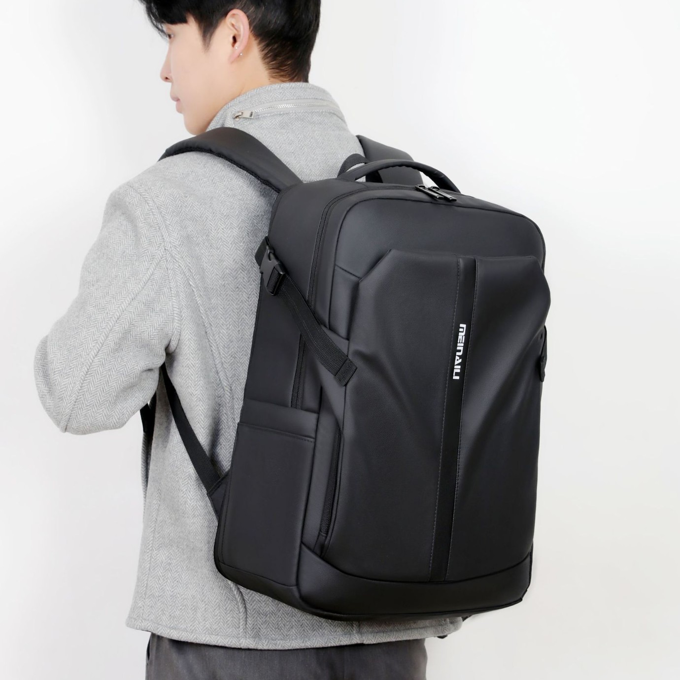 商务休闲运动旅行通勤大容量多功能扩展干湿分离充电电脑背包