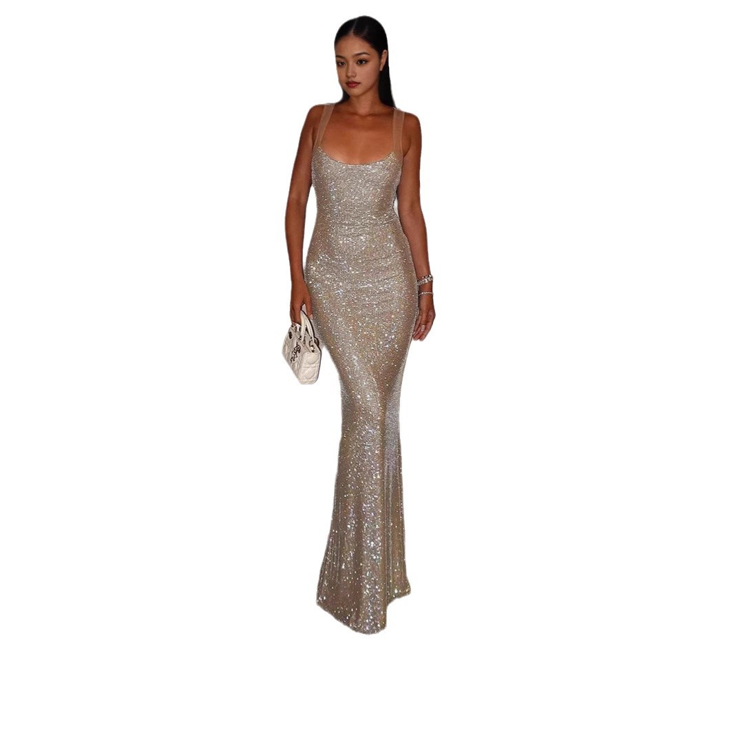This European and American design, with a dazzling and elegant halter dress, exudes a fashionable, sexy and form-fitting style that fits the buttocks Item Picture
