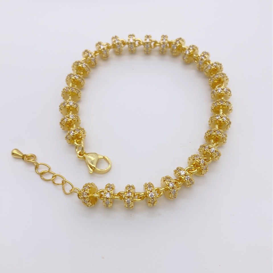 French Italian handcrafted chain, light luxury and high-end, double water wave bracelet necklace set, a niche, exquisite and elegant women's style Application Scenario