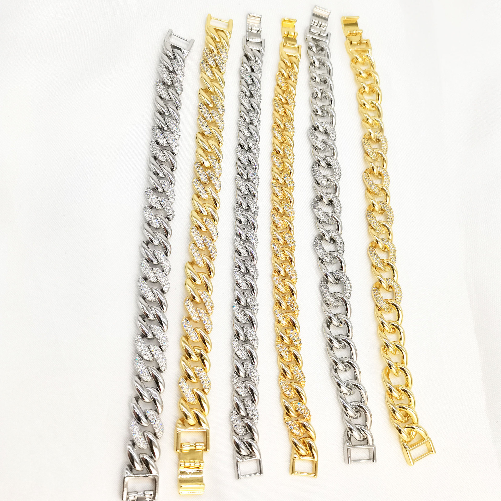 New European and American necklace accessories, men's hip-hop diamond-encrusted chain bracelets, fashionable Cuban chain factory direct sales, personalized full figure