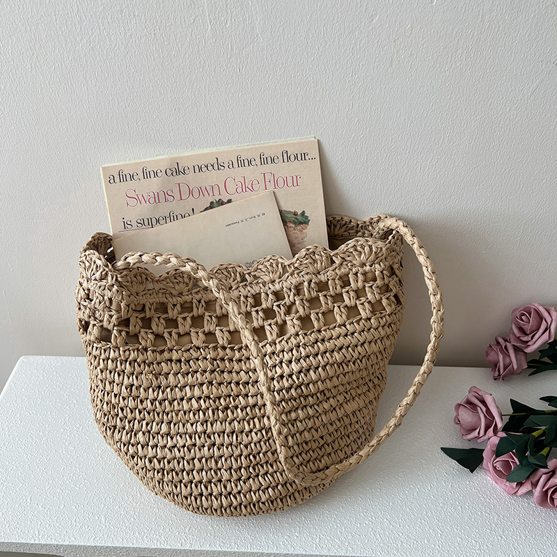 Cross-Border Straw Weaving Bag, French Lafite Straw Single-Shoulder Straw Weaving Bag, New Hollowed-Out Lace Straw Weaving Bag, Vacation Beach Bag, Versatile Women's Bag, Handcrafted Straw Weaving Bag Application Scenario