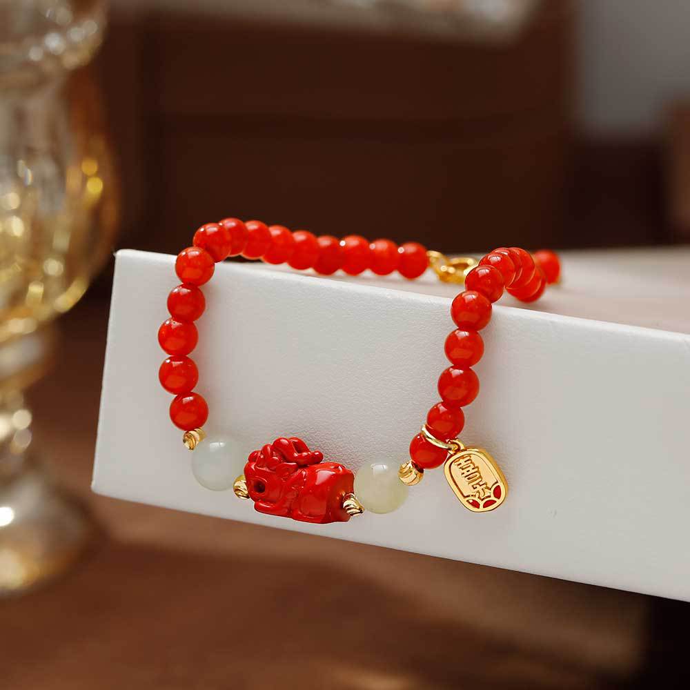 Hyacinth medieval design red agate PI Xiu bracelet, peace and Good fortune beaded bracelet, New Chinese-style New Year festive red jewelry Application Scenario